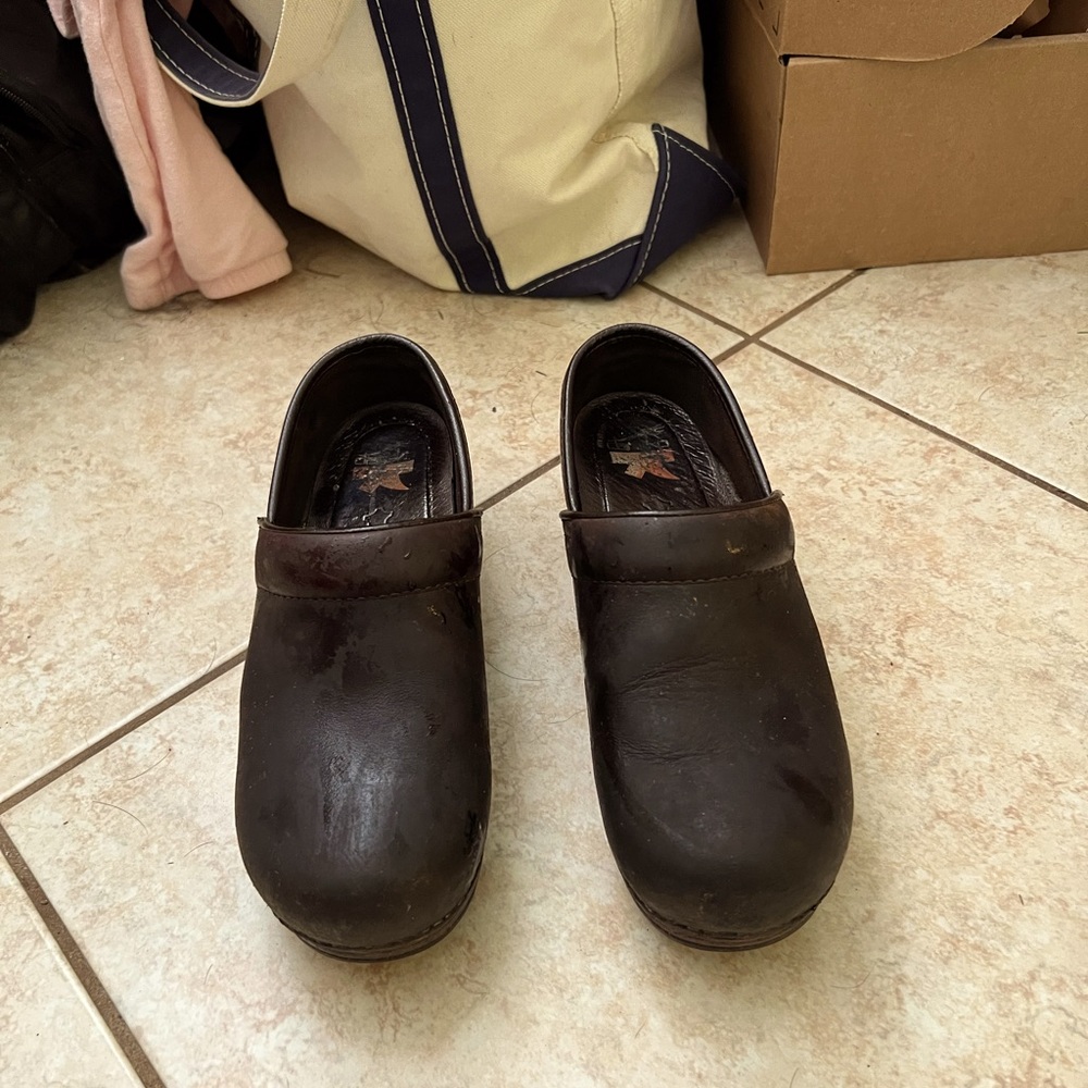 Dansko non skid clogs